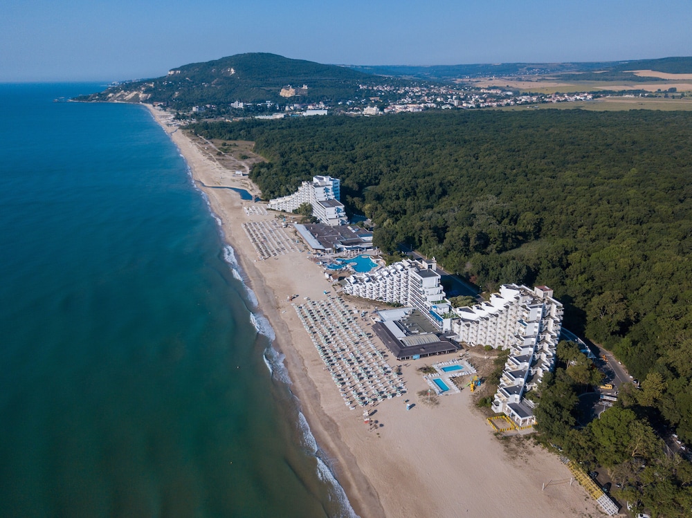 Hotel Mura All Inclusive — Beach in Albena, Dobrich