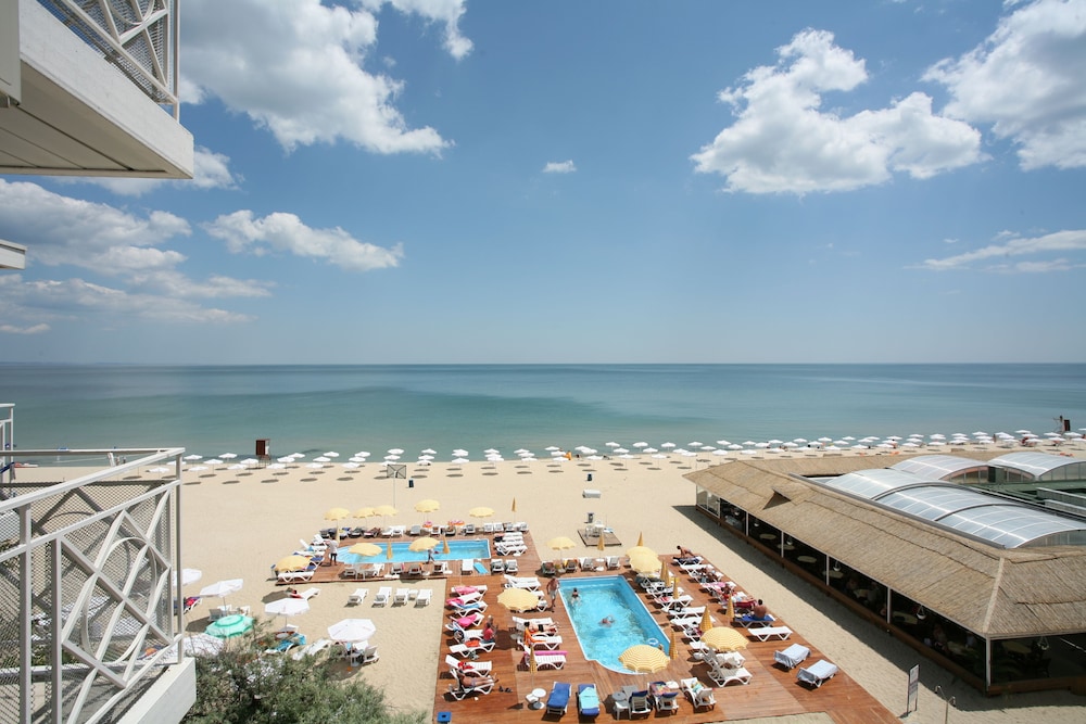Hotel Mura All Inclusive — Beach in Albena, Dobrich