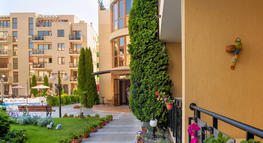 TSB Sunny Victory Apartments — Hotel building in Sunny Beach, Burgas Region
