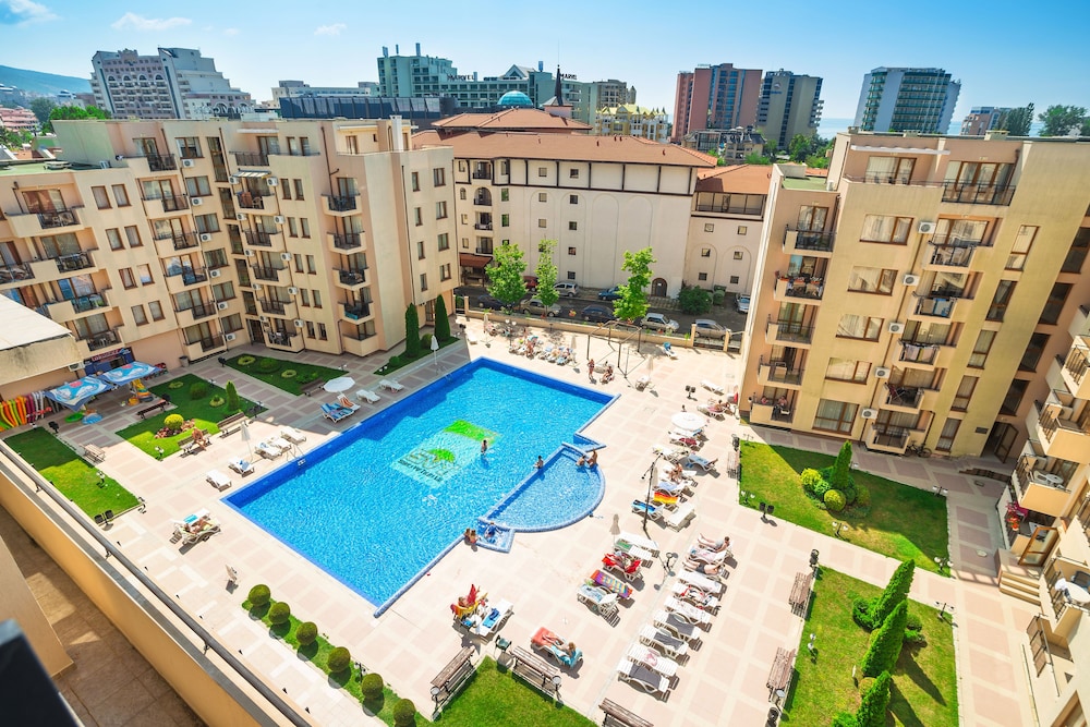 TSB Sunny Victory Apartments — Swimming pool in Sunny Beach, Burgas Region