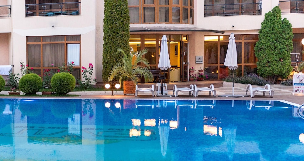 TSB Sunny Victory Apartments — Swimming pool in Sunny Beach, Burgas Region