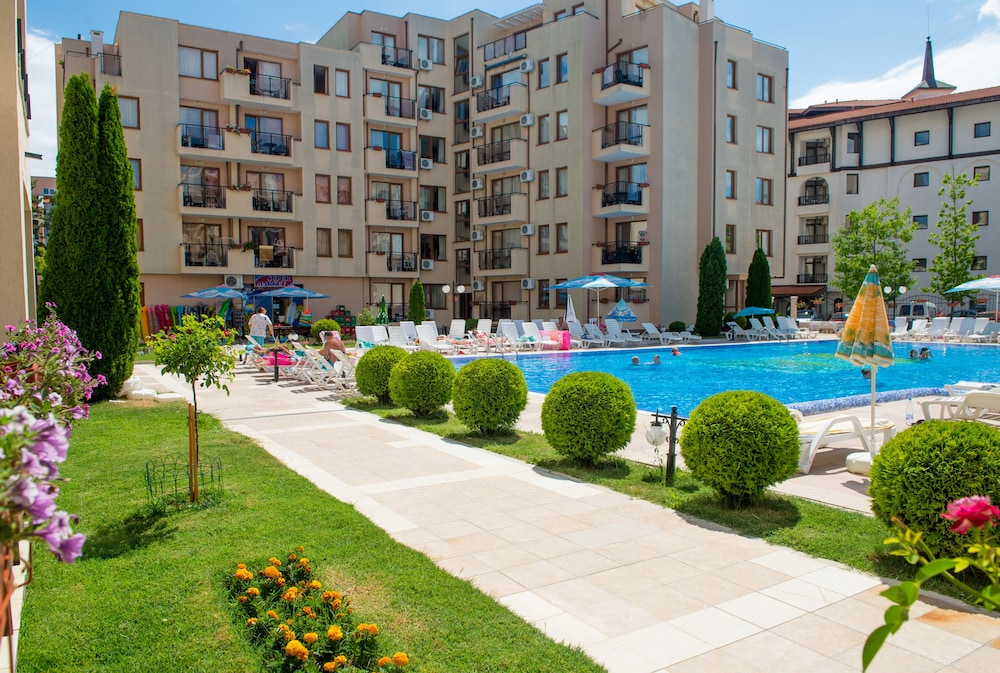 TSB Sunny Victory Apartments — Swimming pool in Sunny Beach, Burgas Region