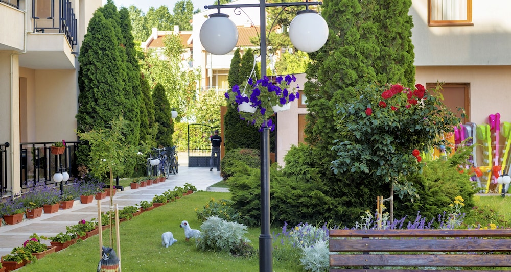 TSB Sunny Victory Apartments — Hotel building in Sunny Beach, Burgas Region