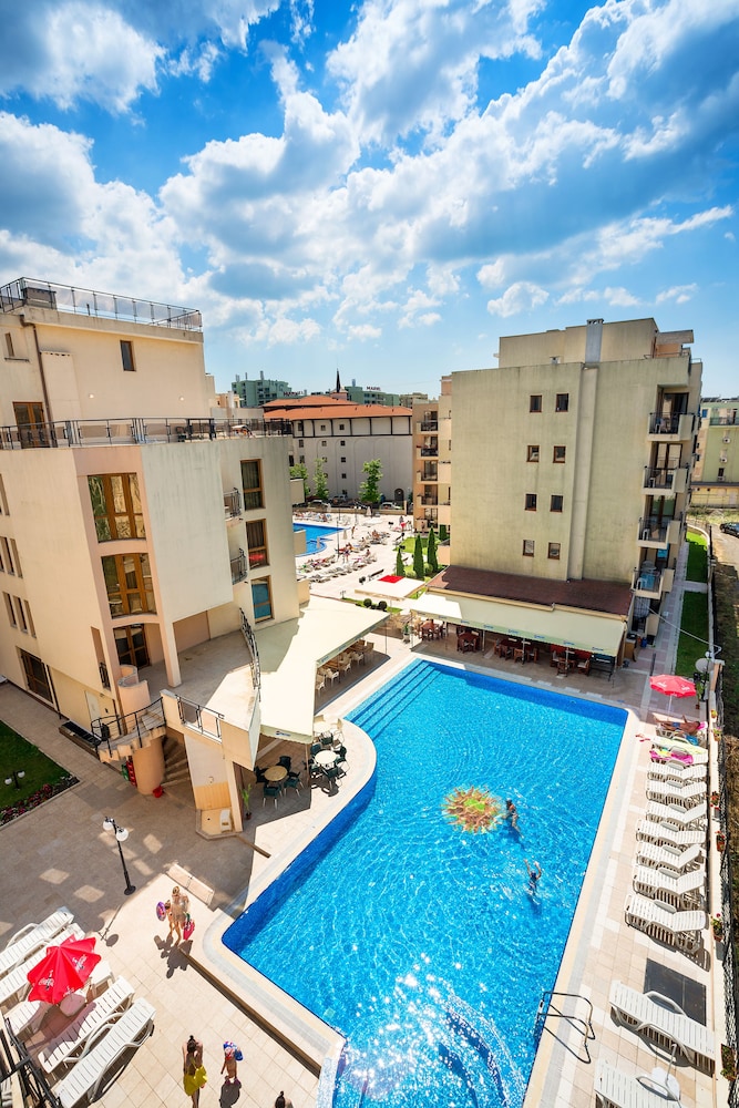 TSB Sunny Victory Apartments — Swimming pool in Sunny Beach, Burgas Region