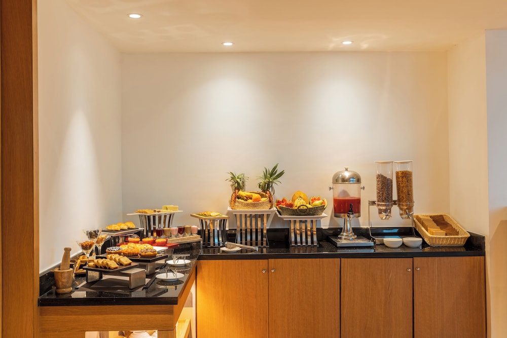De Mandarin Hotel, Goa — Restaurant & bars in Candolim, Goa