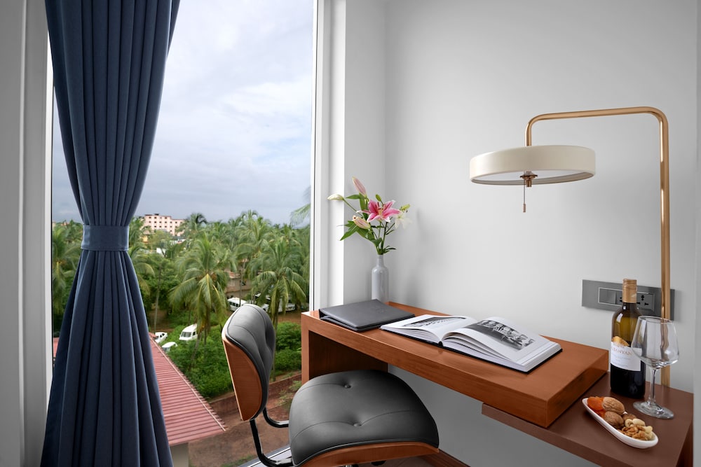De Mandarin Hotel, Goa — Hotel rooms in Candolim, Goa