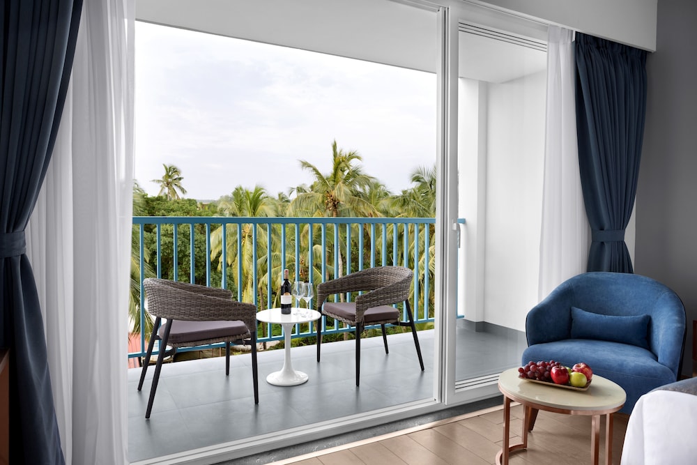 De Mandarin Hotel, Goa — Hotel rooms in Candolim, Goa