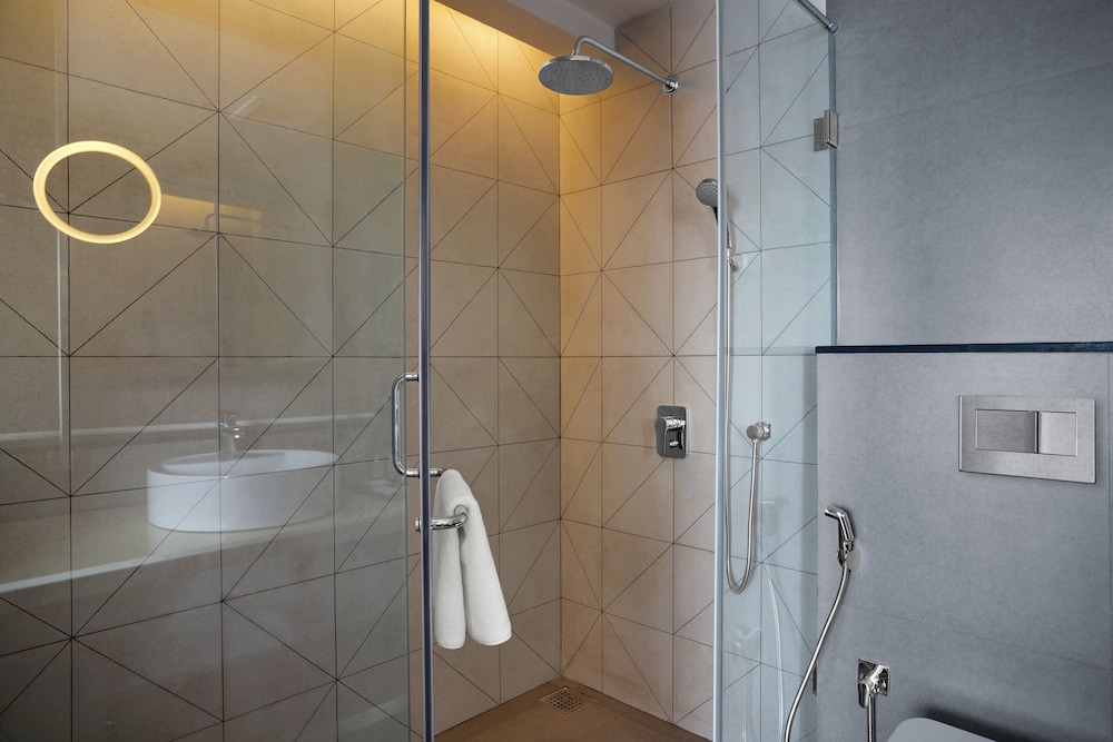 De Mandarin Hotel, Goa — Hotel rooms in Candolim, Goa