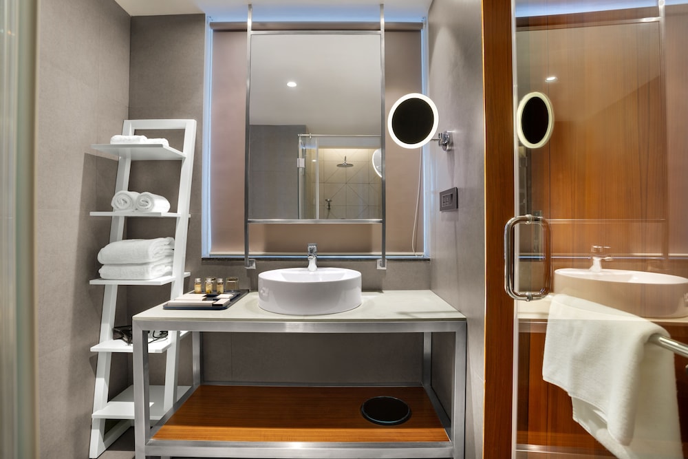 De Mandarin Hotel, Goa — Hotel rooms in Candolim, Goa
