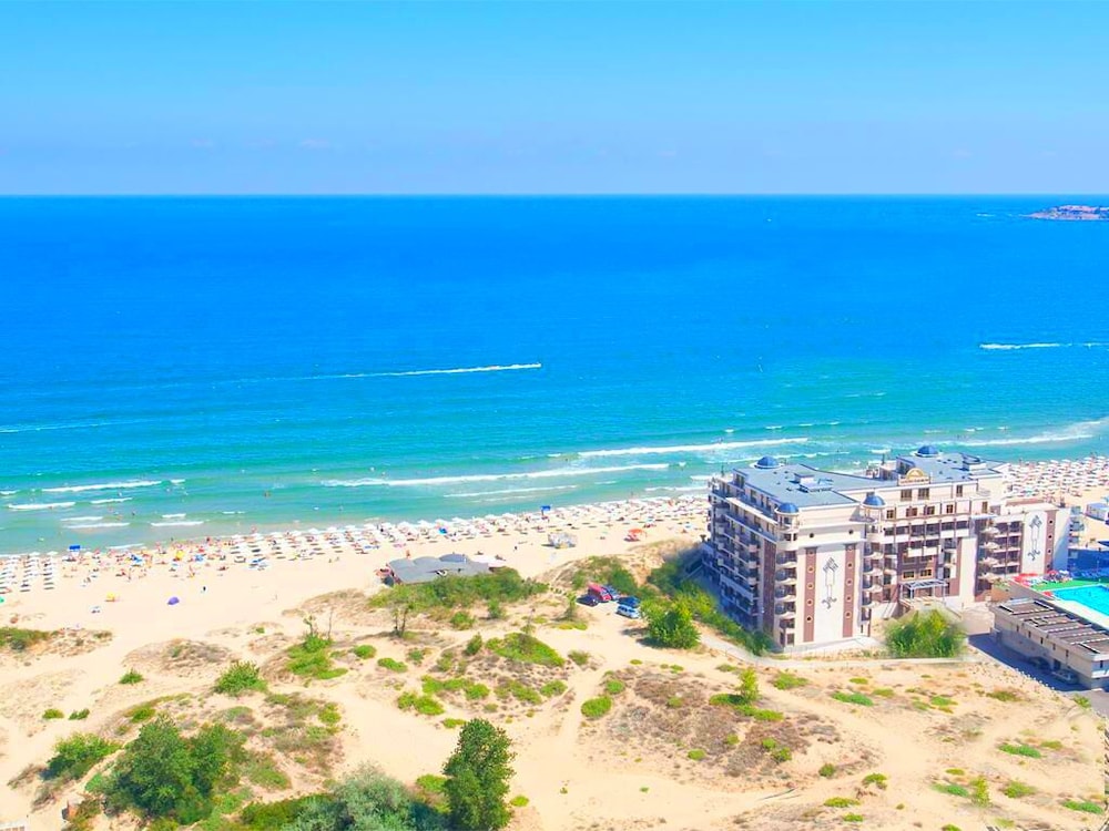 Golden Rainbow VIP Residence — Beach in Sunny Beach, Burgas Region