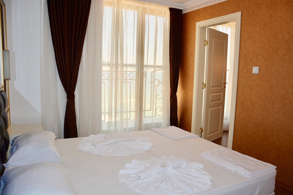 Golden Rainbow VIP Residence — Hotel rooms in Sunny Beach, Burgas Region