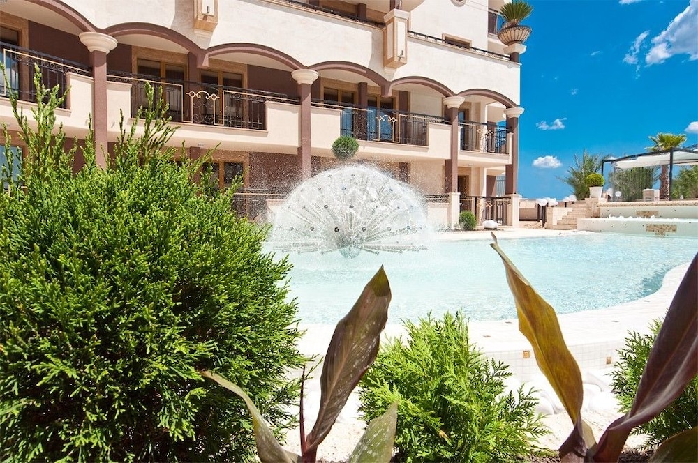 Golden Rainbow VIP Residence — Hotel building in Sunny Beach, Burgas Region