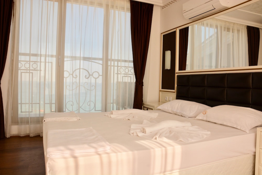 Golden Rainbow VIP Residence — Hotel rooms in Sunny Beach, Burgas Region