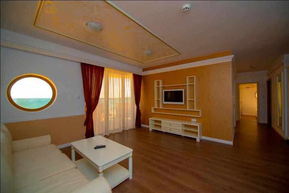 Golden Rainbow VIP Residence — Hotel rooms in Sunny Beach, Burgas Region