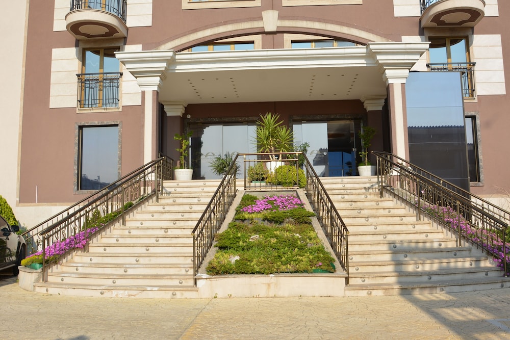Golden Rainbow VIP Residence — Hotel building in Sunny Beach, Burgas Region
