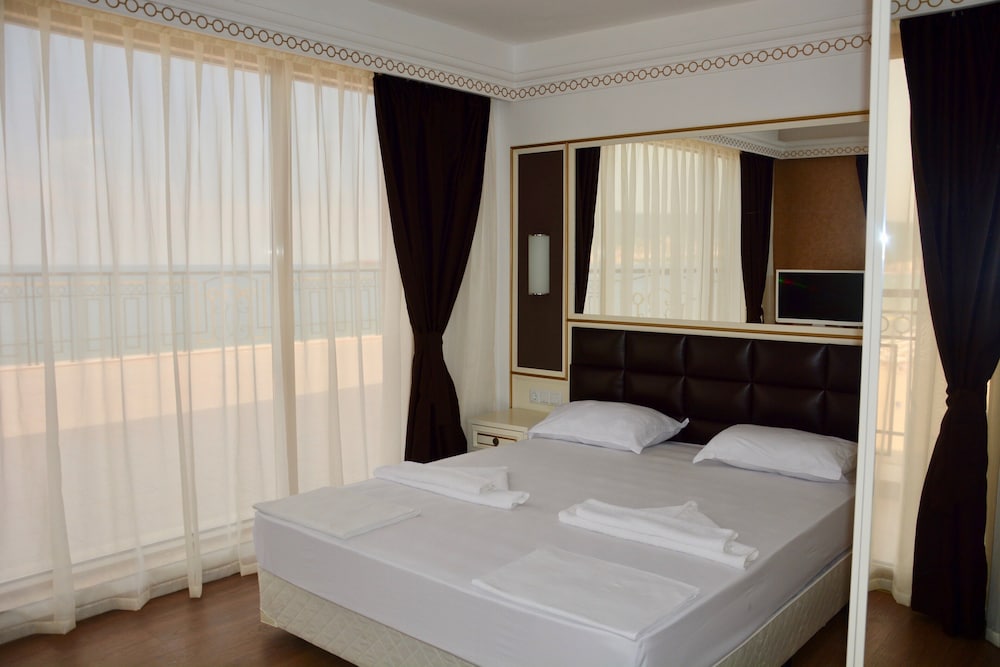 Golden Rainbow VIP Residence — Hotel rooms in Sunny Beach, Burgas Region