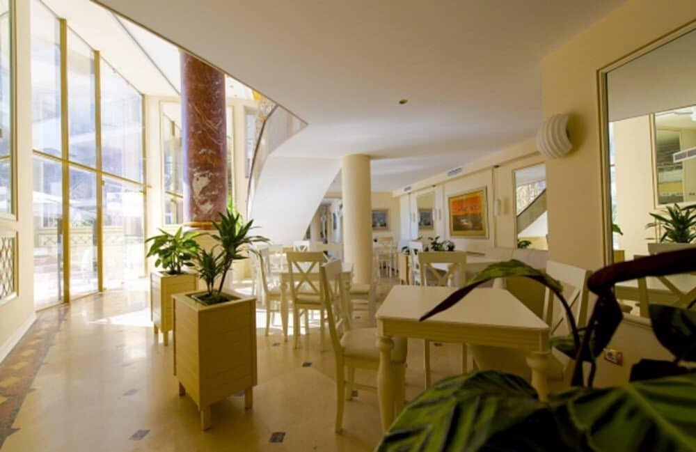 Golden Rainbow VIP Residence — Restaurant & bars in Sunny Beach, Burgas Region