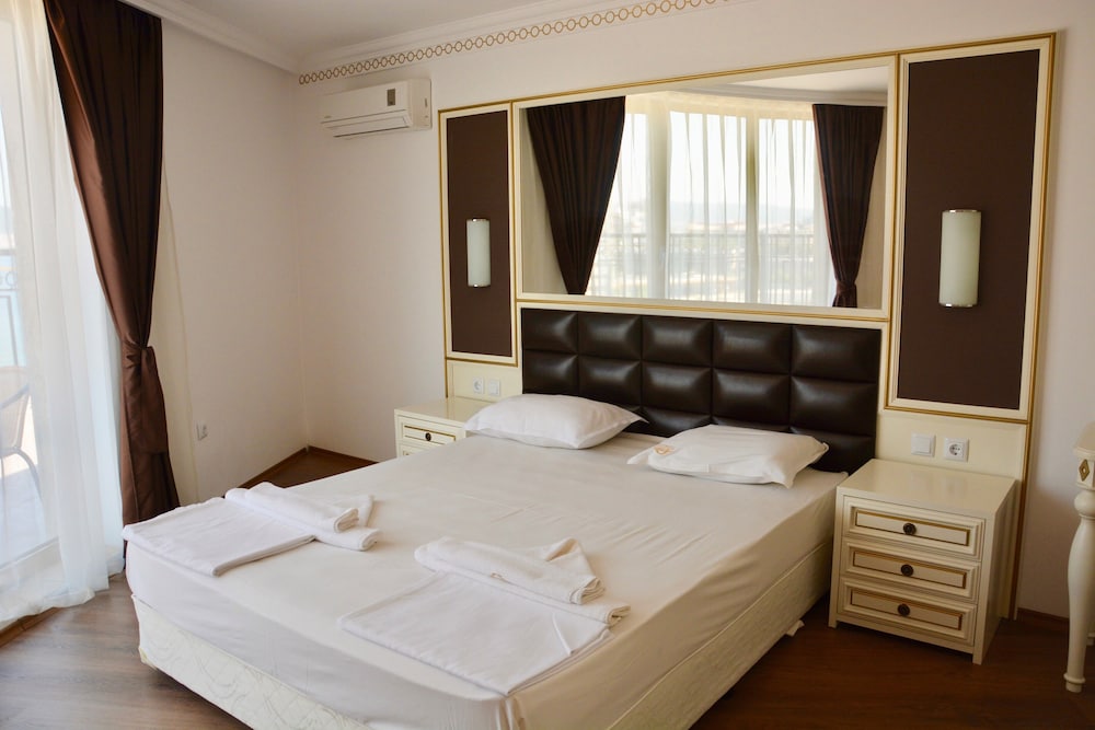 Golden Rainbow VIP Residence — Hotel rooms in Sunny Beach, Burgas Region