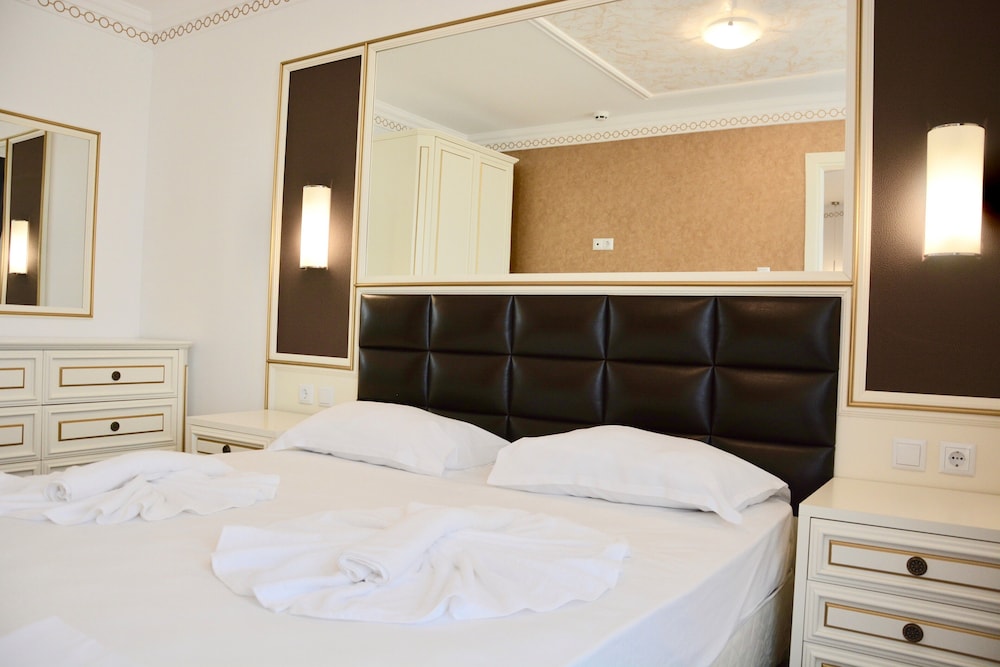 Golden Rainbow VIP Residence — Hotel rooms in Sunny Beach, Burgas Region