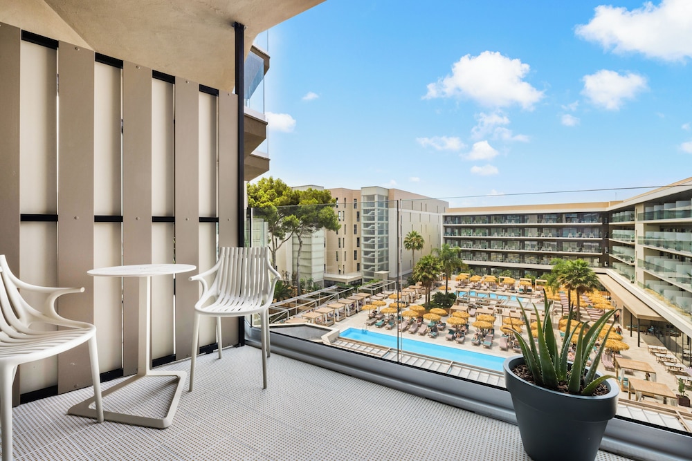 Aubamar Palma Resort — Swimming pool in Playa de Palma, Balearic Islands