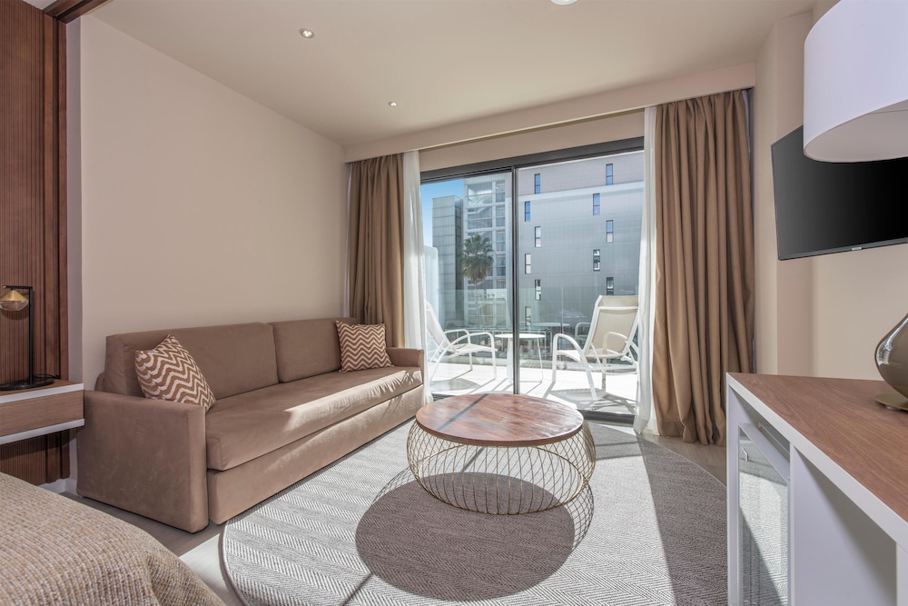 Aubamar Palma Resort — Hotel rooms in Playa de Palma, Balearic Islands