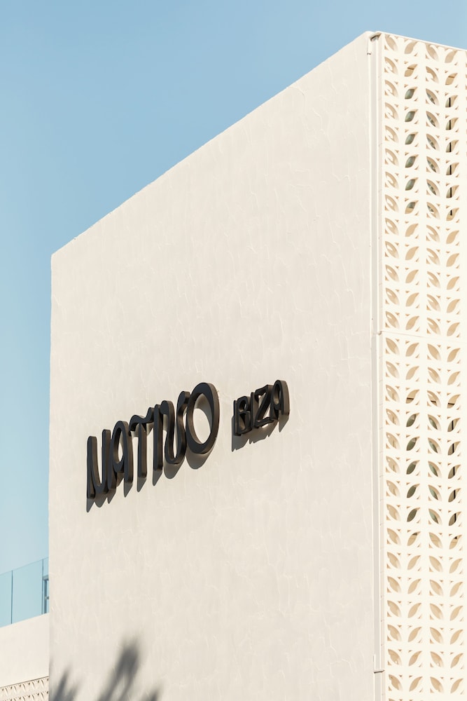 Nativo Ibiza by NCalma Hotels — Hotel building in Santa Eulalia, Balearic Islands