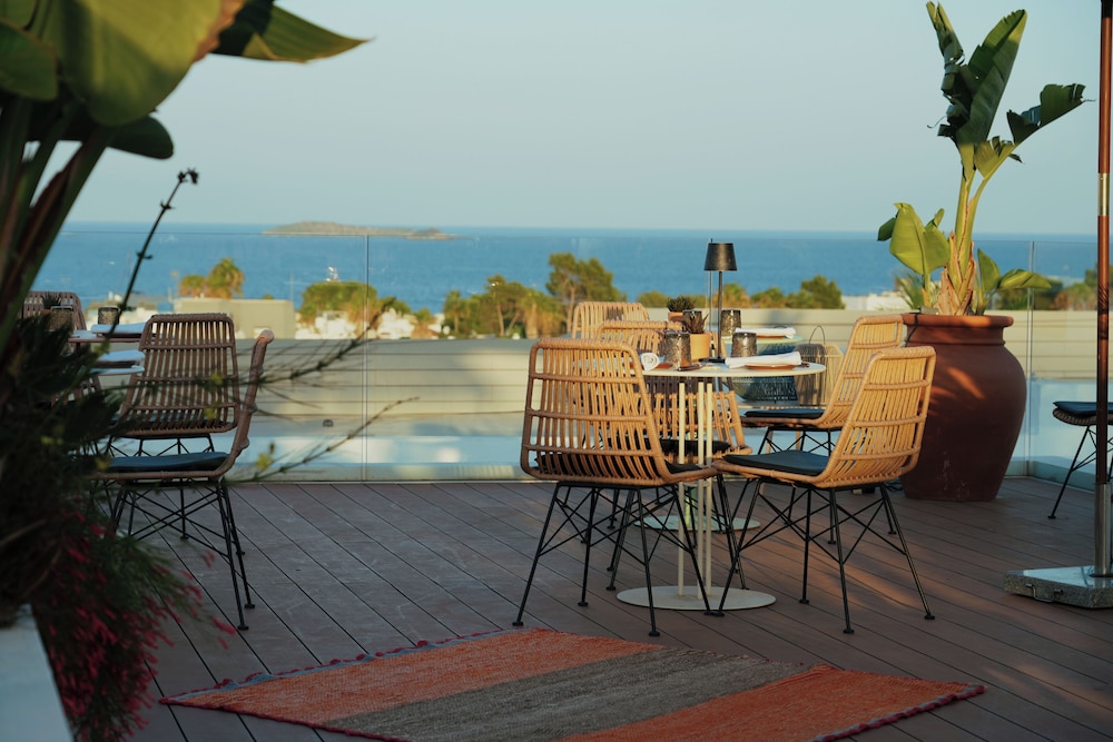 Nativo Ibiza by NCalma Hotels — Restaurant & bars in Santa Eulalia, Balearic Islands