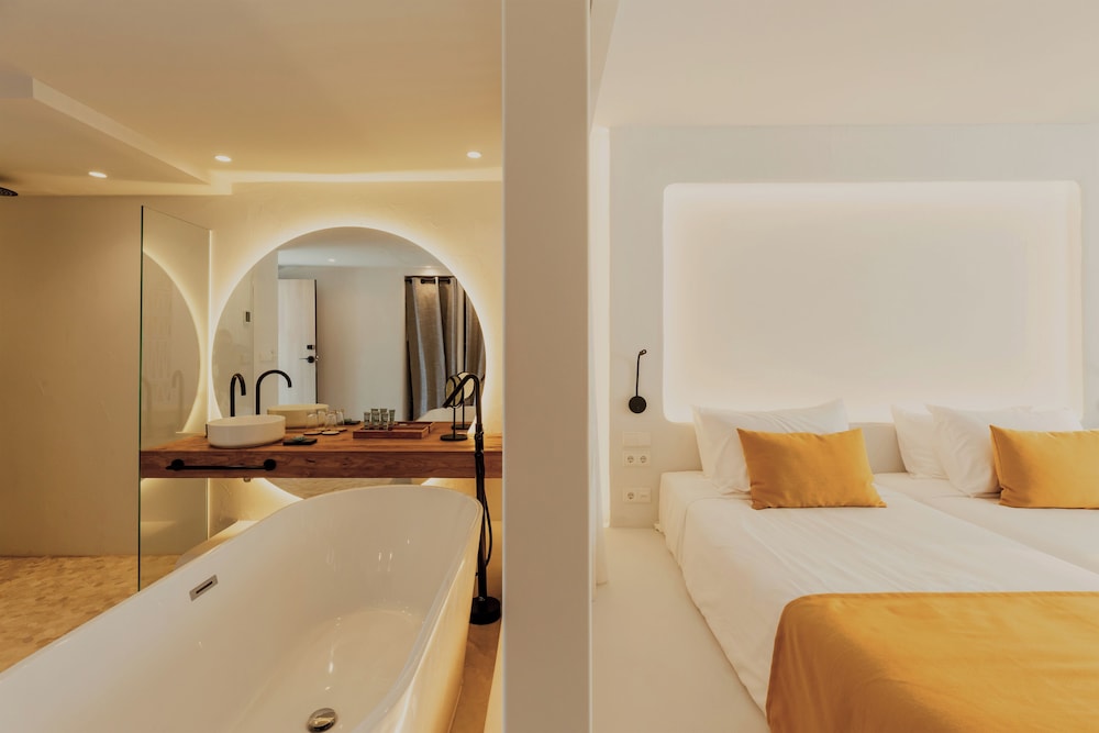 Nativo Ibiza by NCalma Hotels — Hotel rooms in Santa Eulalia, Balearic Islands