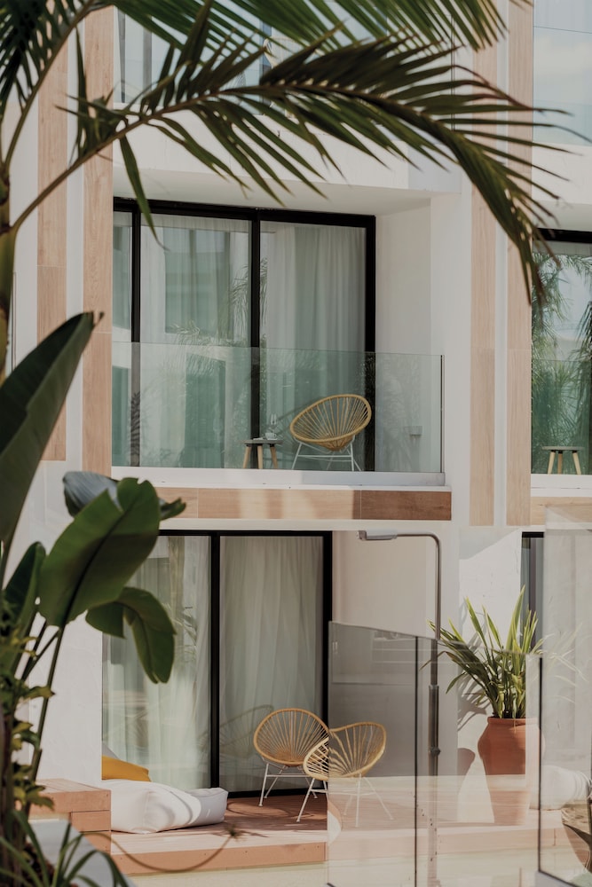 Nativo Ibiza by NCalma Hotels — Hotel building in Santa Eulalia, Balearic Islands