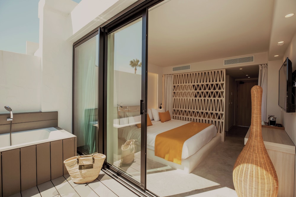 Nativo Ibiza by NCalma Hotels — Hotel rooms in Santa Eulalia, Balearic Islands