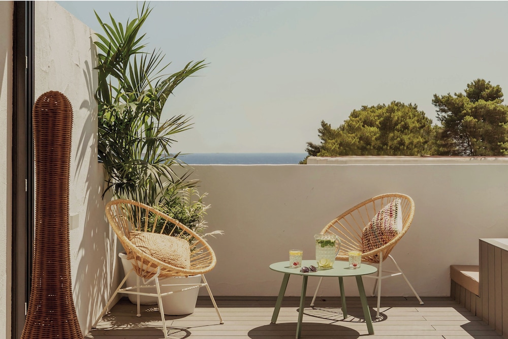 Nativo Ibiza by NCalma Hotels — Hotel rooms in Santa Eulalia, Balearic Islands