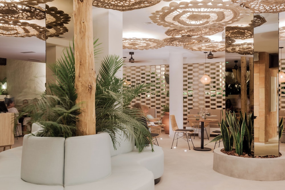 Nativo Ibiza by NCalma Hotels — Restaurant & bars in Santa Eulalia, Balearic Islands