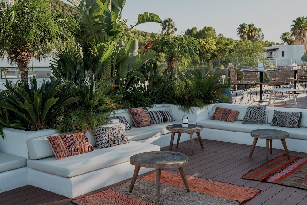 Nativo Ibiza by NCalma Hotels — Restaurant & bars in Santa Eulalia, Balearic Islands