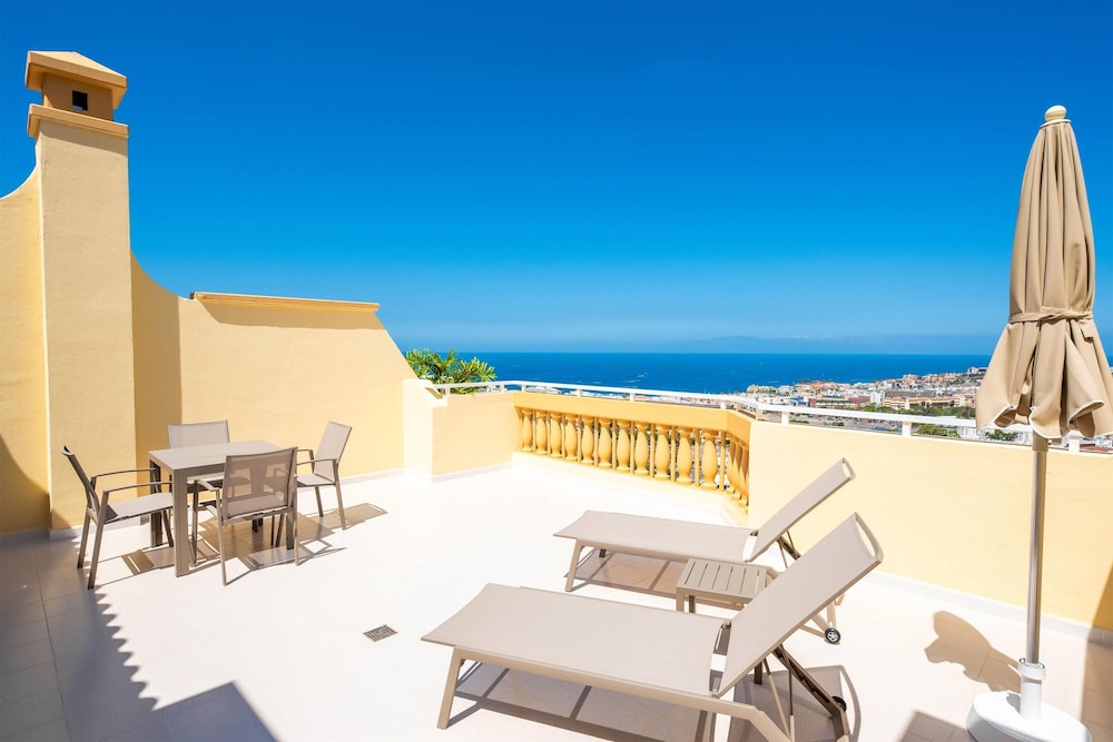 Ramada Residences by Wyndham Costa Adeje — Hotel building in Costa Adeje, Canary Islands