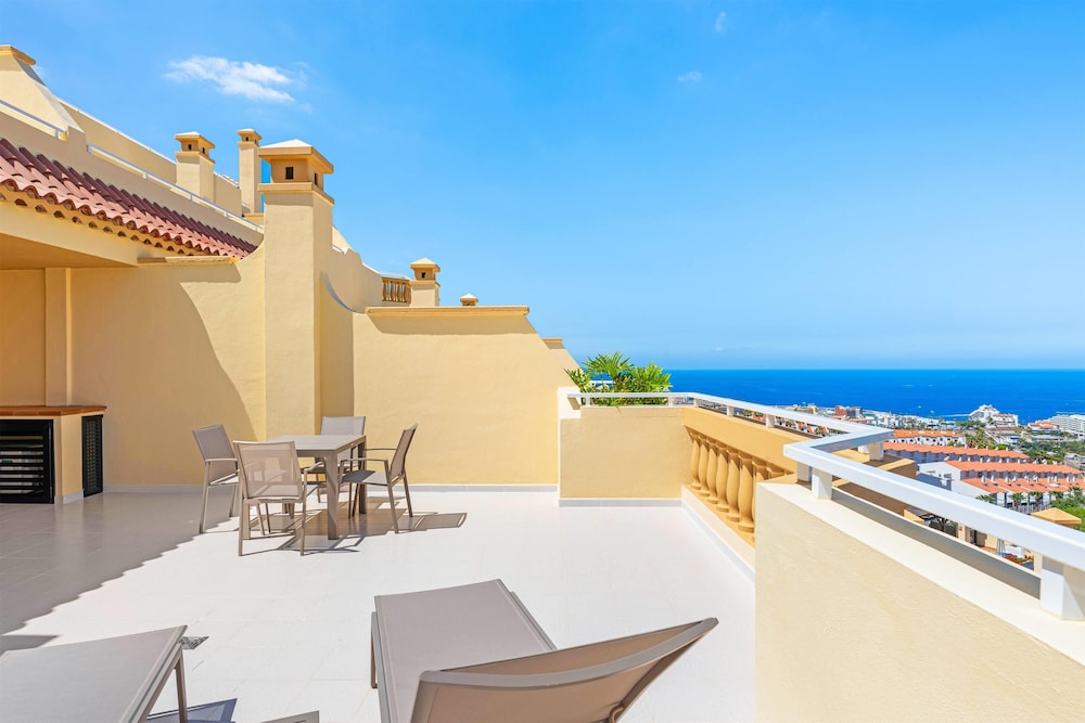 Ramada Residences by Wyndham Costa Adeje — Hotel building in Costa Adeje, Canary Islands
