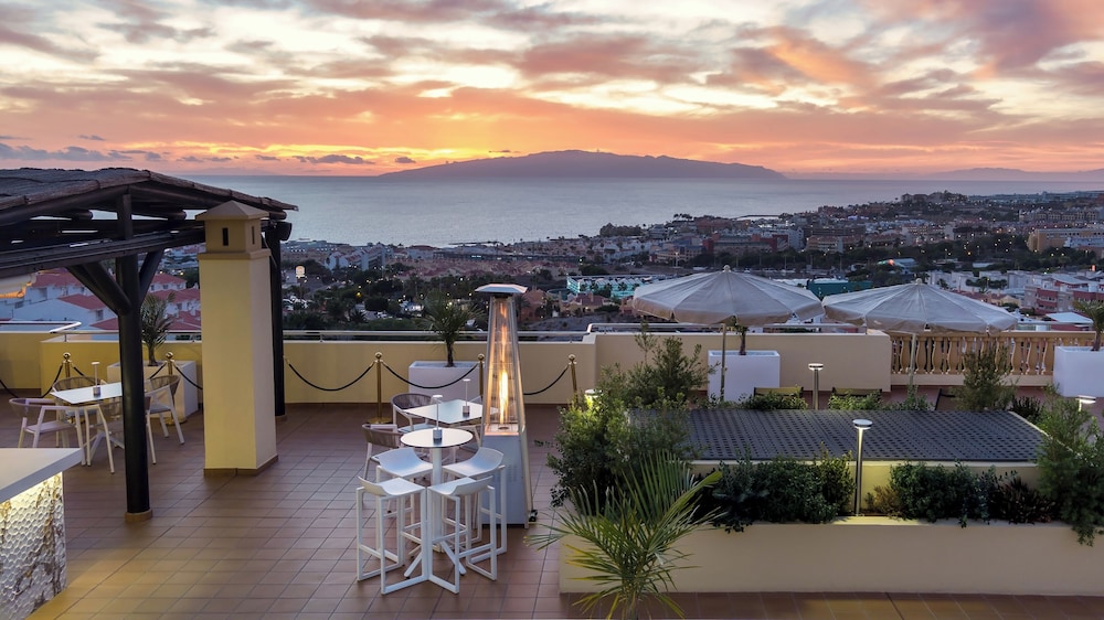 Ramada Residences by Wyndham Costa Adeje — Restaurant & bars in Costa Adeje, Canary Islands