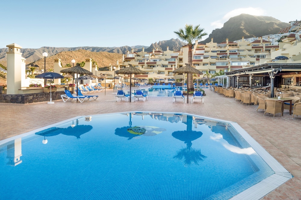 Ramada Residences by Wyndham Costa Adeje — Swimming pool in Costa Adeje, Canary Islands