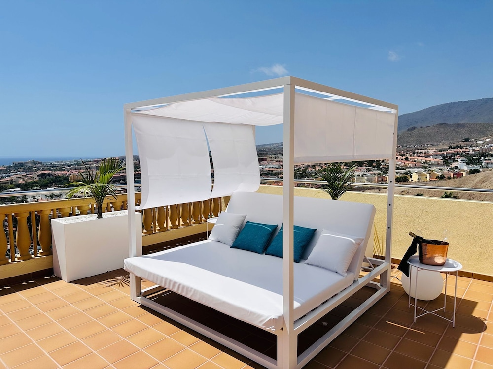 Ramada Residences by Wyndham Costa Adeje — Hotel rooms in Costa Adeje, Canary Islands