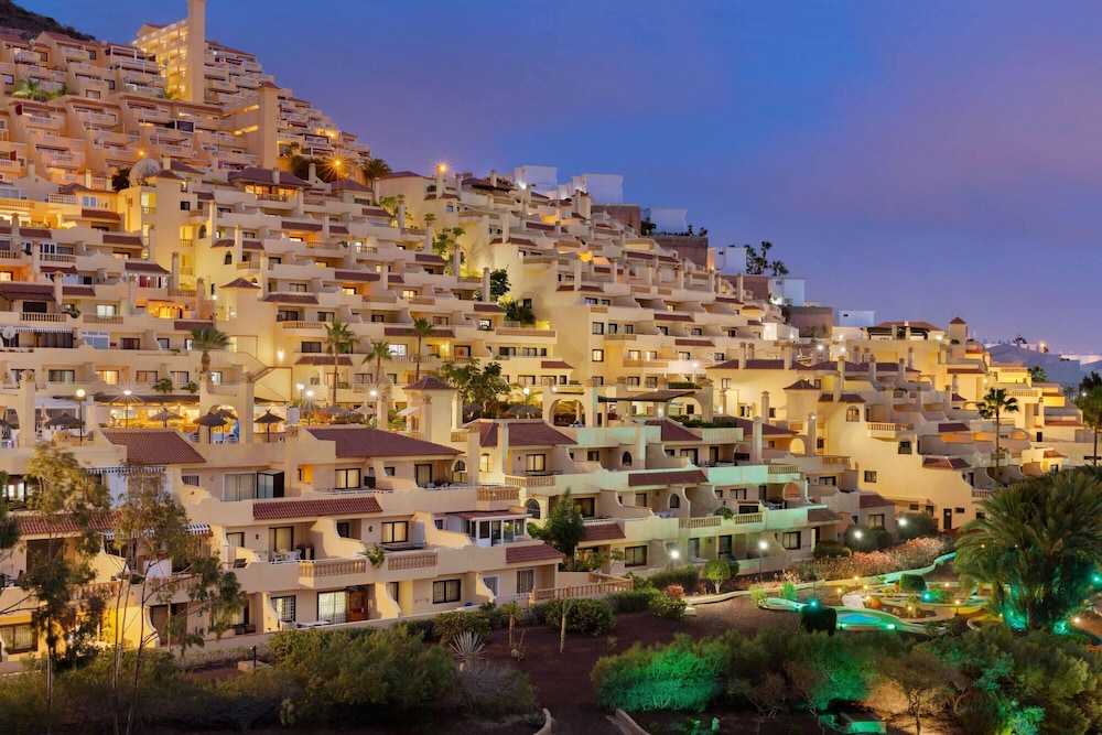 Ramada Residences by Wyndham Costa Adeje — Hotel building in Costa Adeje, Canary Islands