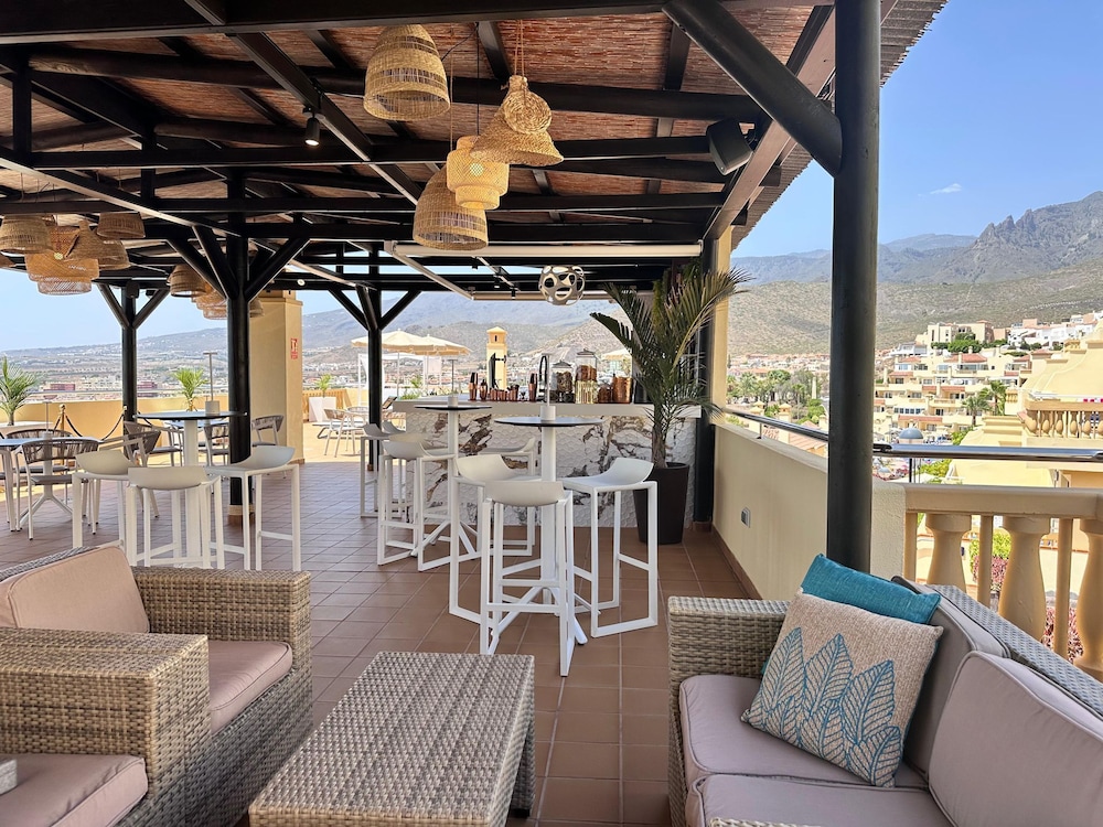 Ramada Residences by Wyndham Costa Adeje — Restaurant & bars in Costa Adeje, Canary Islands