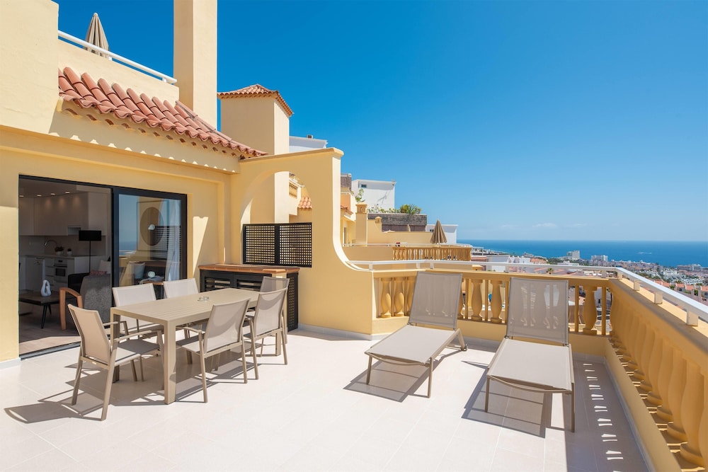Ramada Residences by Wyndham Costa Adeje — Hotel building in Costa Adeje, Canary Islands