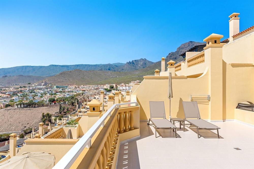 Ramada Residences by Wyndham Costa Adeje — Hotel building in Costa Adeje, Canary Islands