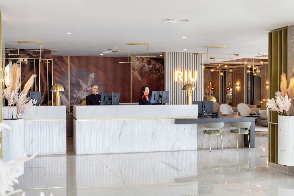 Hotel Riu Palace Calypso - Adults Only — Hotel building in Esquinzo, Canary Islands