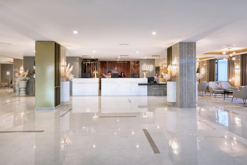 Hotel Riu Palace Calypso - Adults Only — Hotel building in Esquinzo, Canary Islands