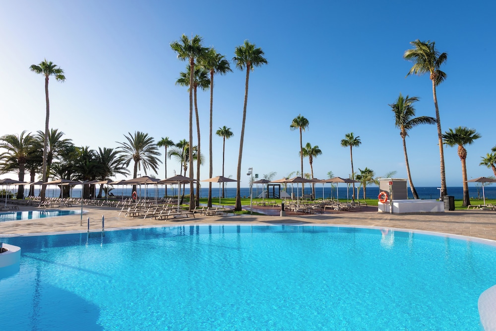 Hotel Riu Palace Calypso - Adults Only — Swimming pool in Esquinzo, Canary Islands