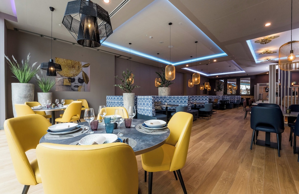 Leonardo Royal Hotel Barcelona Fira — Restaurant & bars in Barcelona, Catalonia