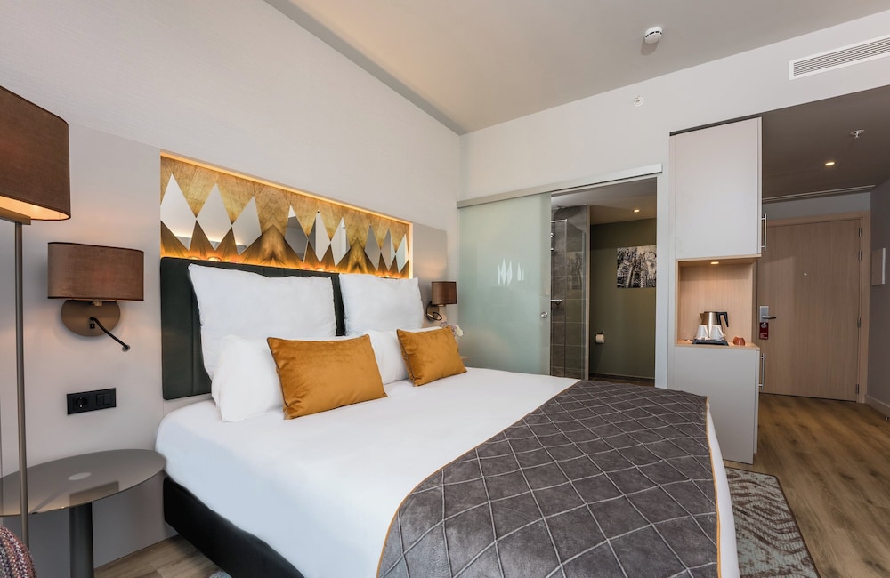 Leonardo Royal Hotel Barcelona Fira — Hotel rooms in Barcelona, Catalonia
