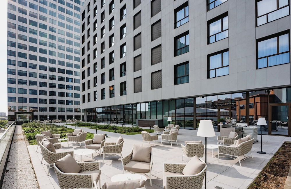 Leonardo Royal Hotel Barcelona Fira — Hotel building in Barcelona, Catalonia