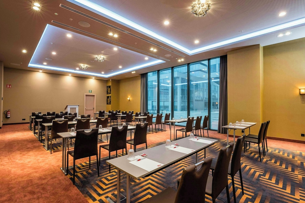 Leonardo Royal Hotel Barcelona Fira — Hotel rooms in Barcelona, Catalonia