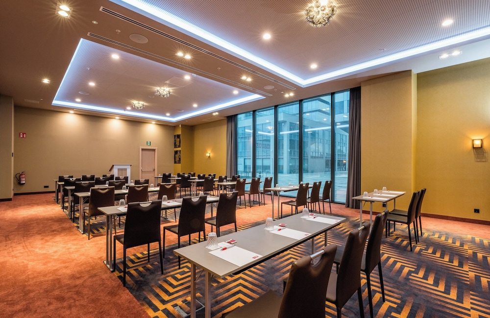 Leonardo Royal Hotel Barcelona Fira — Hotel building in Barcelona, Catalonia